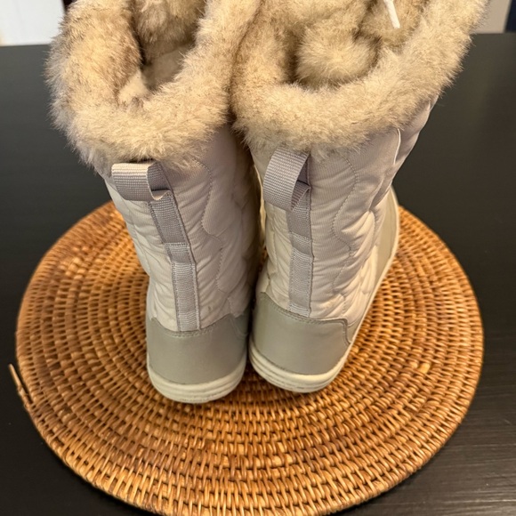 Quechua Women's Beige Winter Boots - Picture 5 of 9